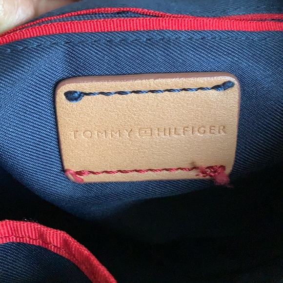 Tommy Hilfiger TH Graphic Fabric Crossbody Handbag - Picture 5 of 6